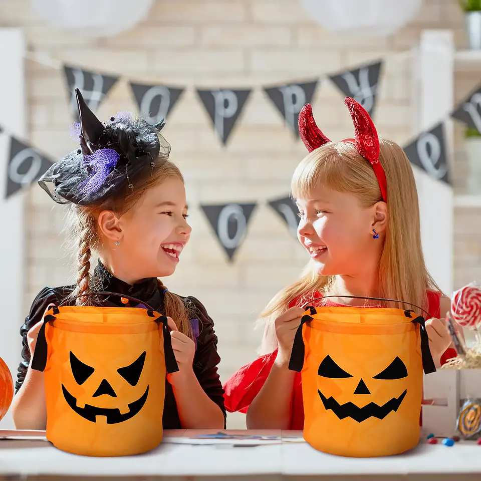 LED Glow-in-the-Dark Candy Bucket – Halloween 13