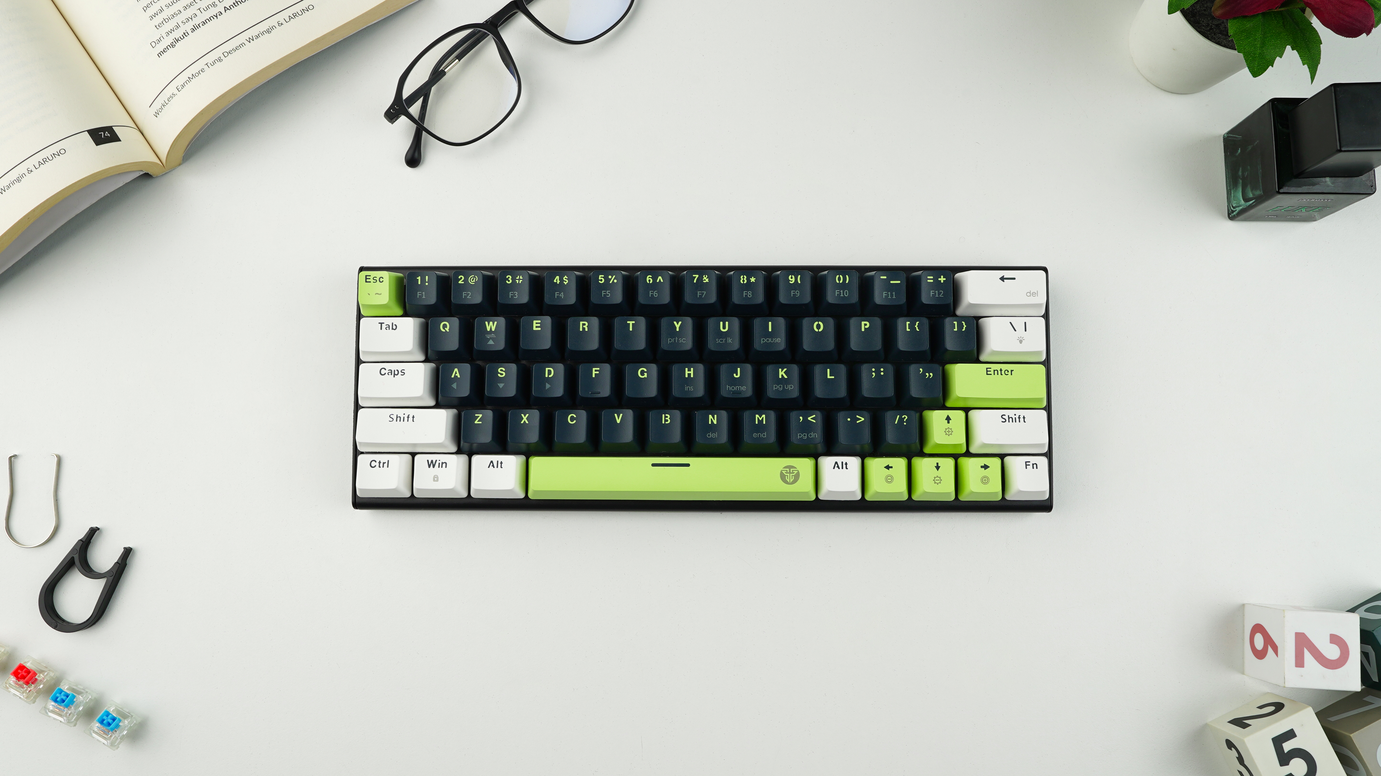MK874V2 ATOM63 Mori Blue Teclado Mecánico 60% Hot-Swappable Layout USA 10