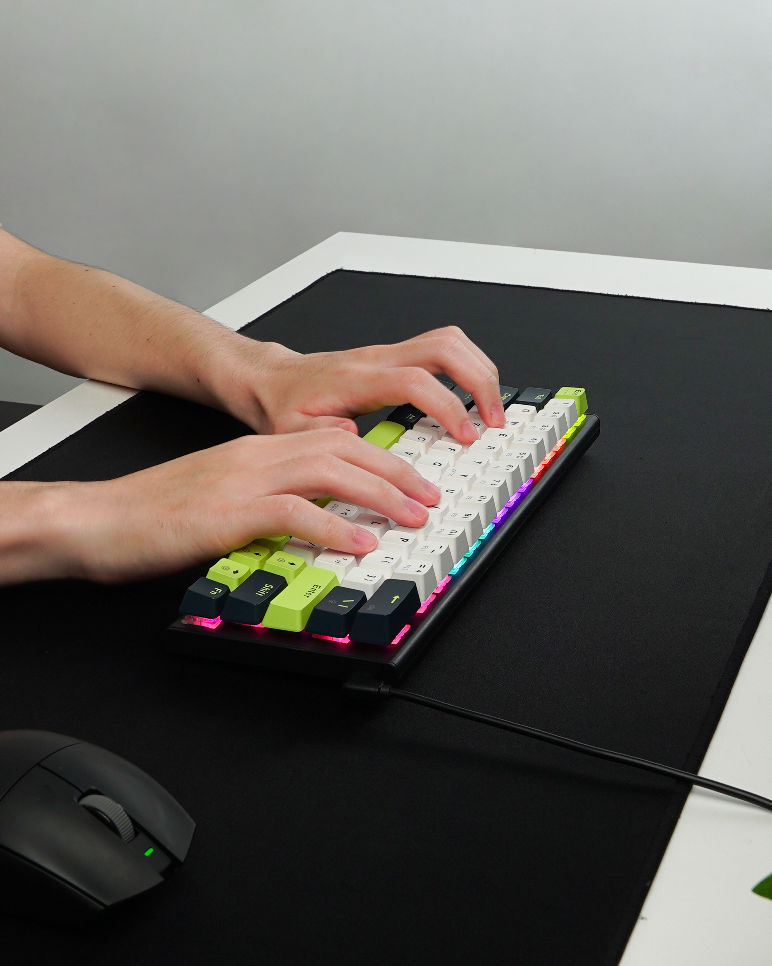 MK874V2 ATOM63 Mori White Teclado Mecánico 60% Hot-Swappable Layout USA 8