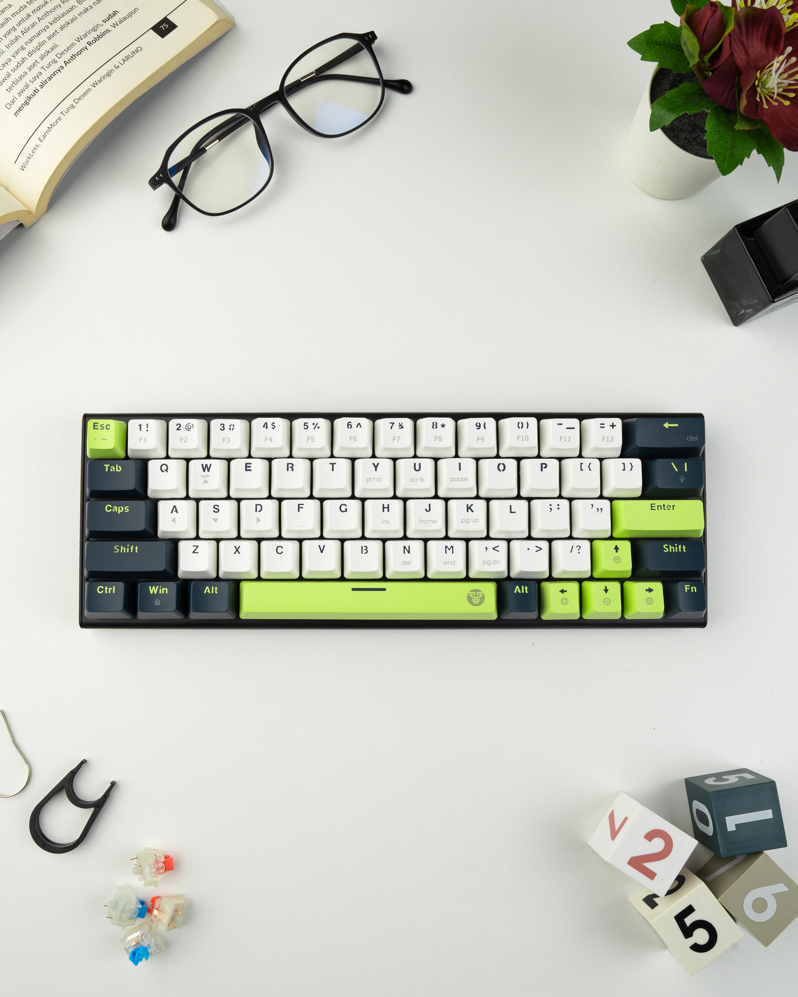 MK874V2 ATOM63 Mori White Teclado Mecánico 60% Hot-Swappable Layout USA 10