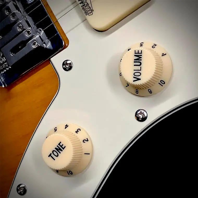 Guitarra Vintage V65 Reissued - Jaguar Tobacco Sunburst 2