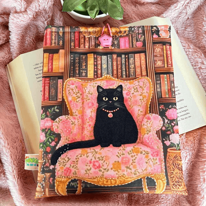 Funda Para Libro (Con Boton) - Gatito Negro Realeza 1
