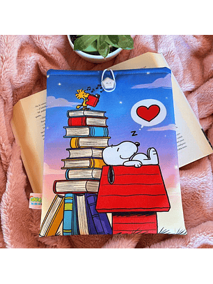 Funda Para Libro (Con Boton) - Snoopy Torre De Libros