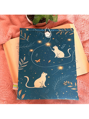 Funda Para Libro (Con Boton) - Gatito Blanco Magico