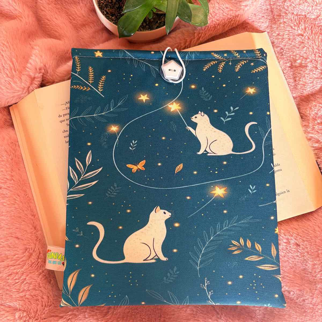 Funda Para Libro (Con Boton) - Gatito Blanco Magico 1