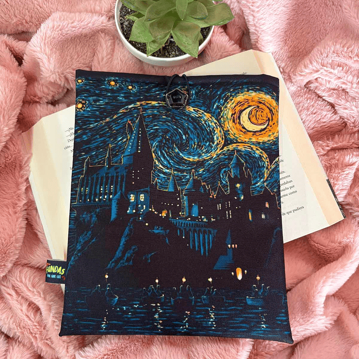 Funda Para Libro (Con Boton) - Hogwarts Estrellado 1
