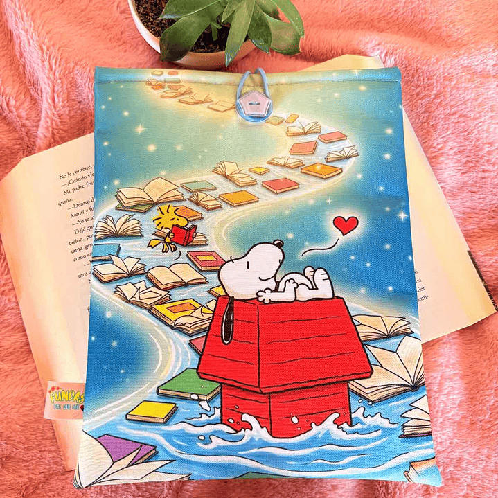 Funda Para Libro (Con Boton) - Snoopy Mar De Libros 1