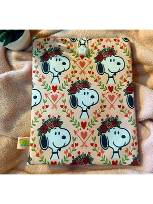 Funda Para Libro (Con Boton) - Snoopy Corona De Flores