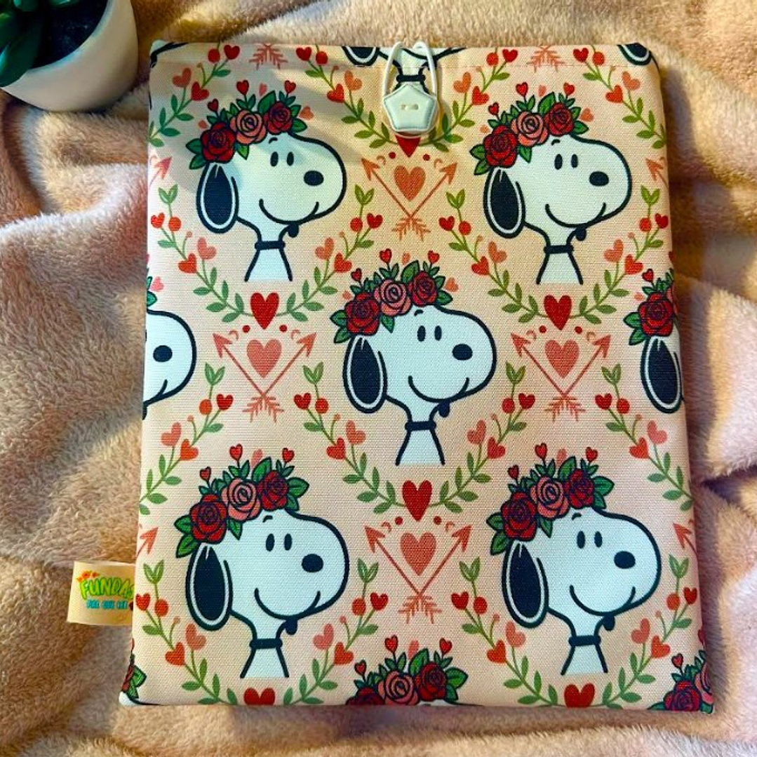 Funda Para Libro (Con Boton) - Snoopy Corona De Flores 1