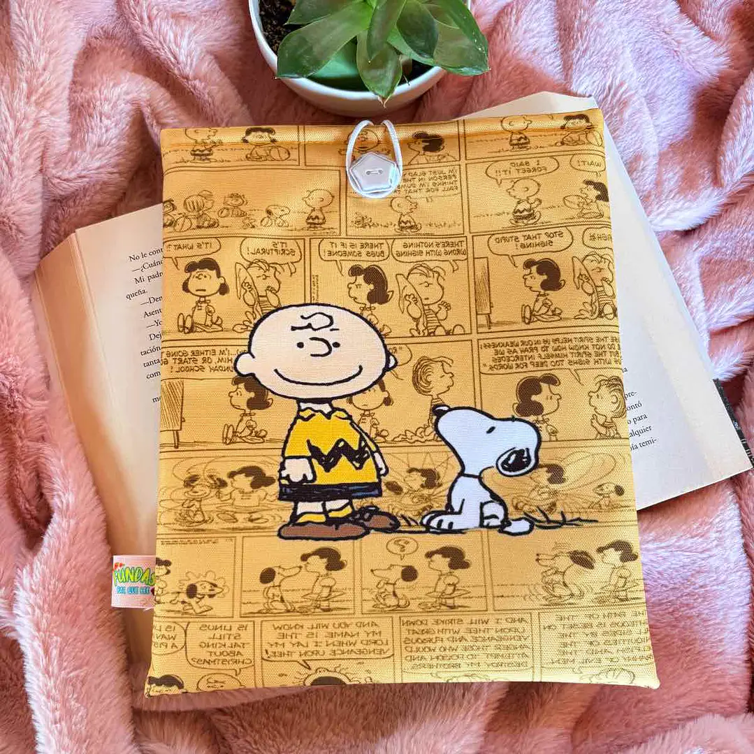 Funda Para Libro (Con Boton) - Snoopy Y Charlie Brown 1