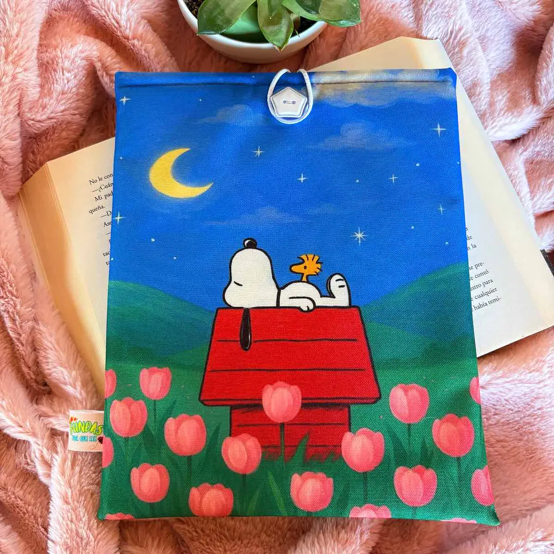 Funda Para Libro (Con Boton) - Snoopy Durmiendo Tulipanes 1