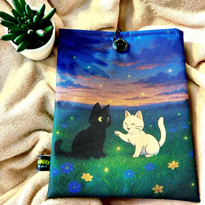 Funda Para Libro (Con Boton) - Luna Y Artemis 1