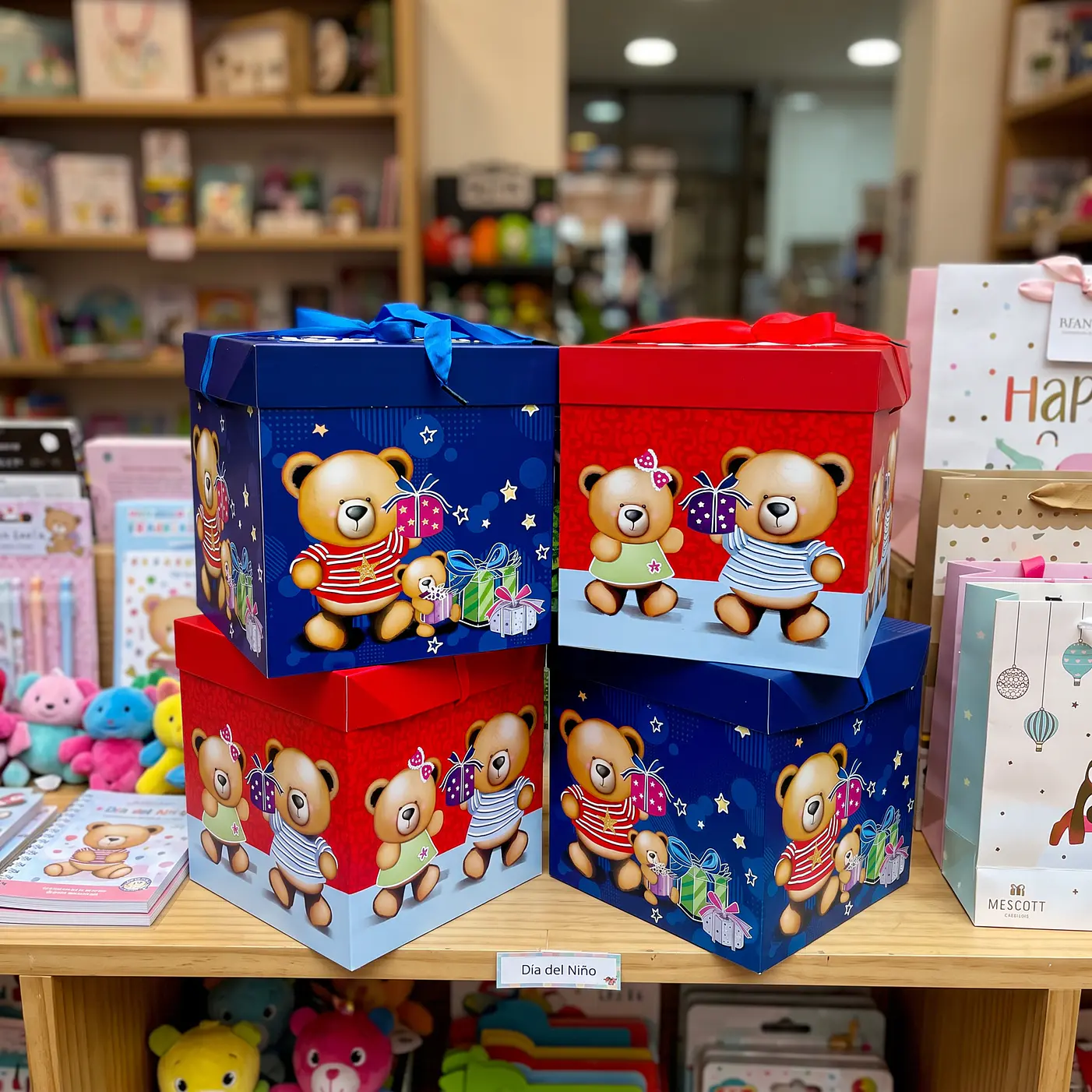 Cajas de Regalo Osos Día del Niño Cartón 22cm 12 Unidades 18