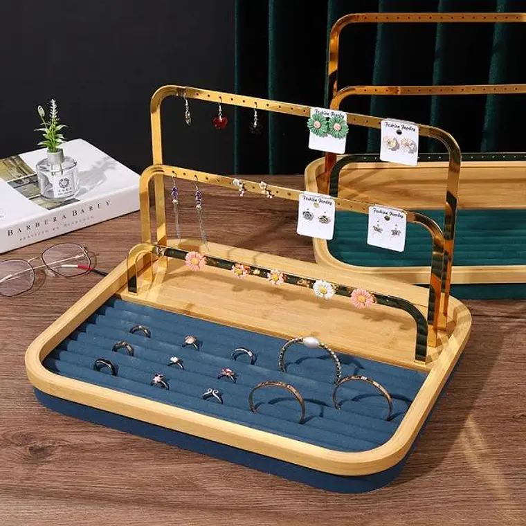 ESTANTE DE MADERA PARA JOYERÍA 3