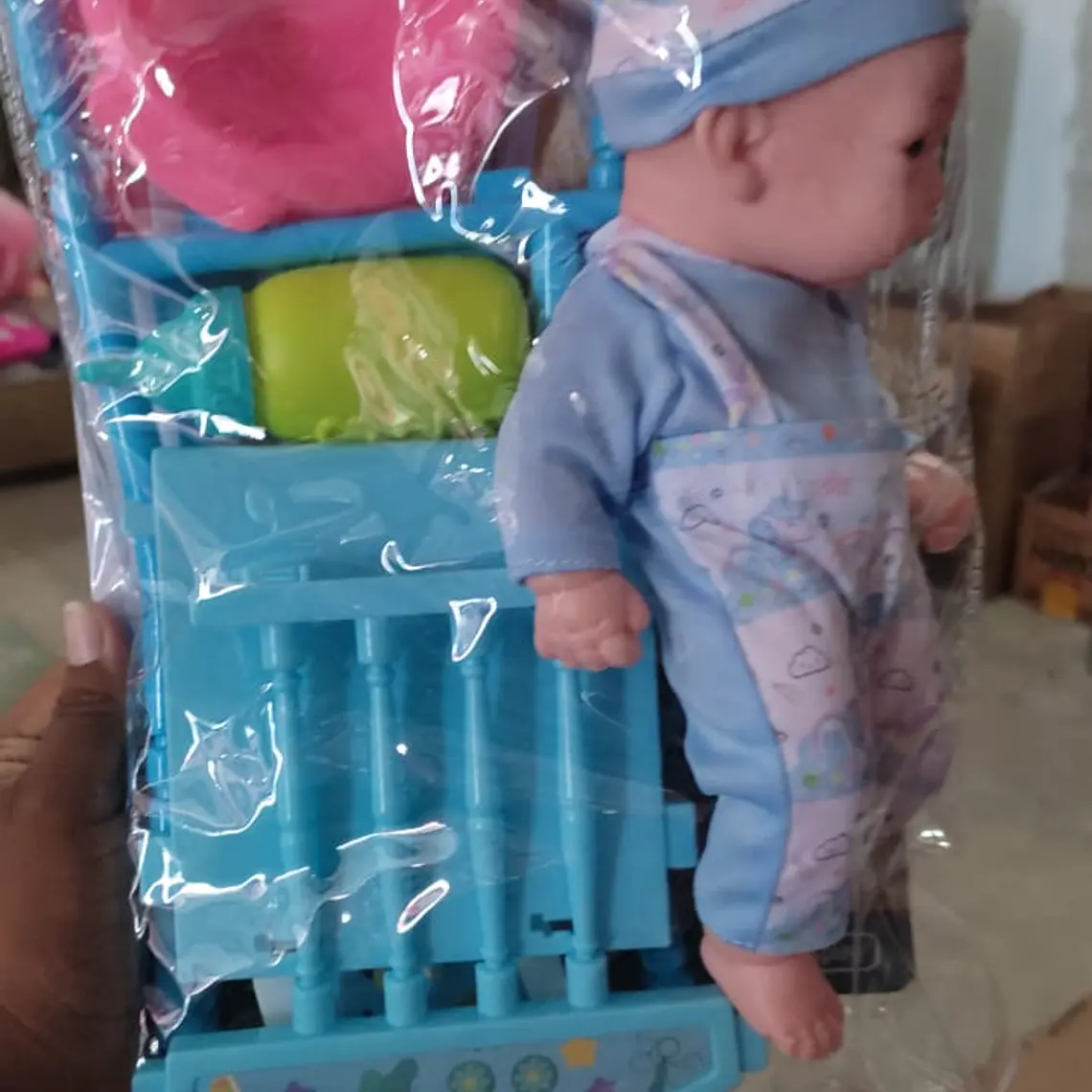 NENUCO AVENTURAS BEBÉ CON CUNA O SILLITA MOD#78958F(diseño al azar) 10