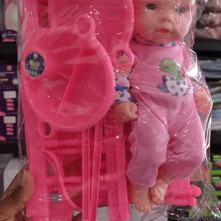 NENUCO AVENTURAS BEBÉ CON CUNA O SILLITA MOD#78958F(diseño al azar) 9