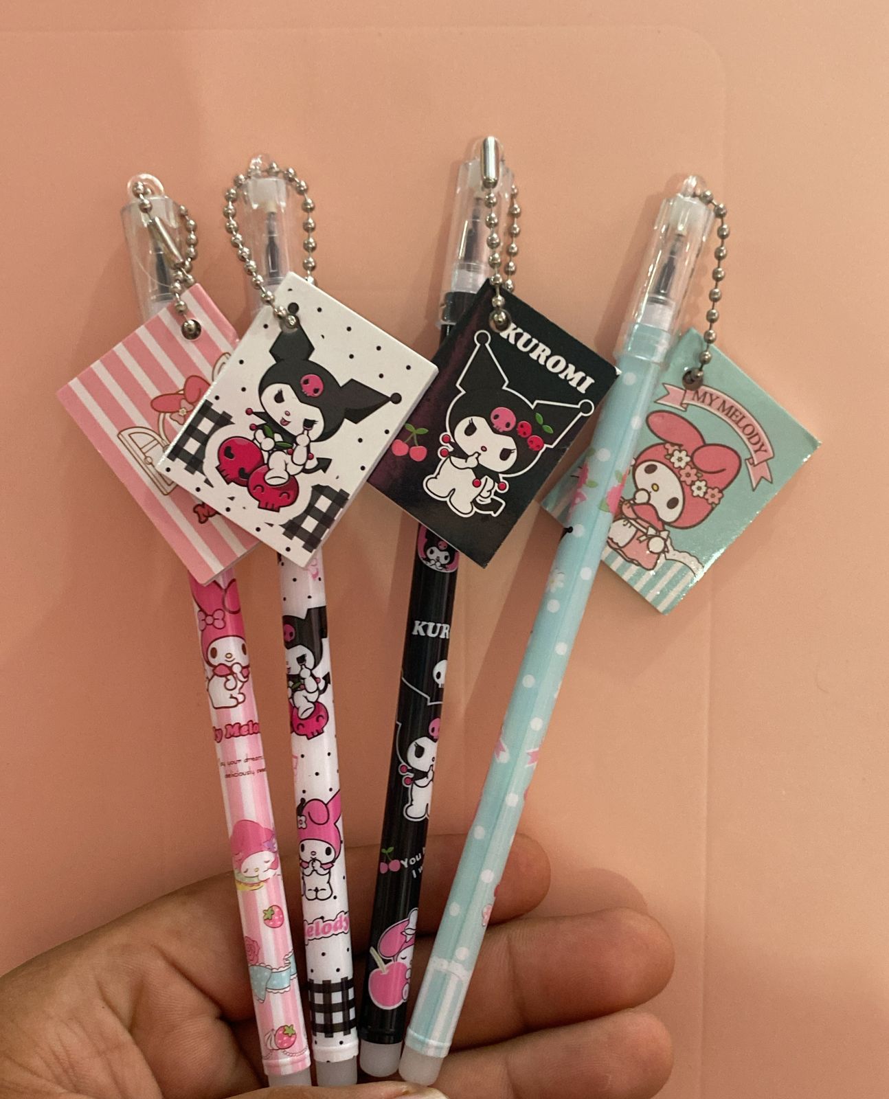 DOCENA DE LAPICEROS BTS EN CAJITA TRANSPARENTE