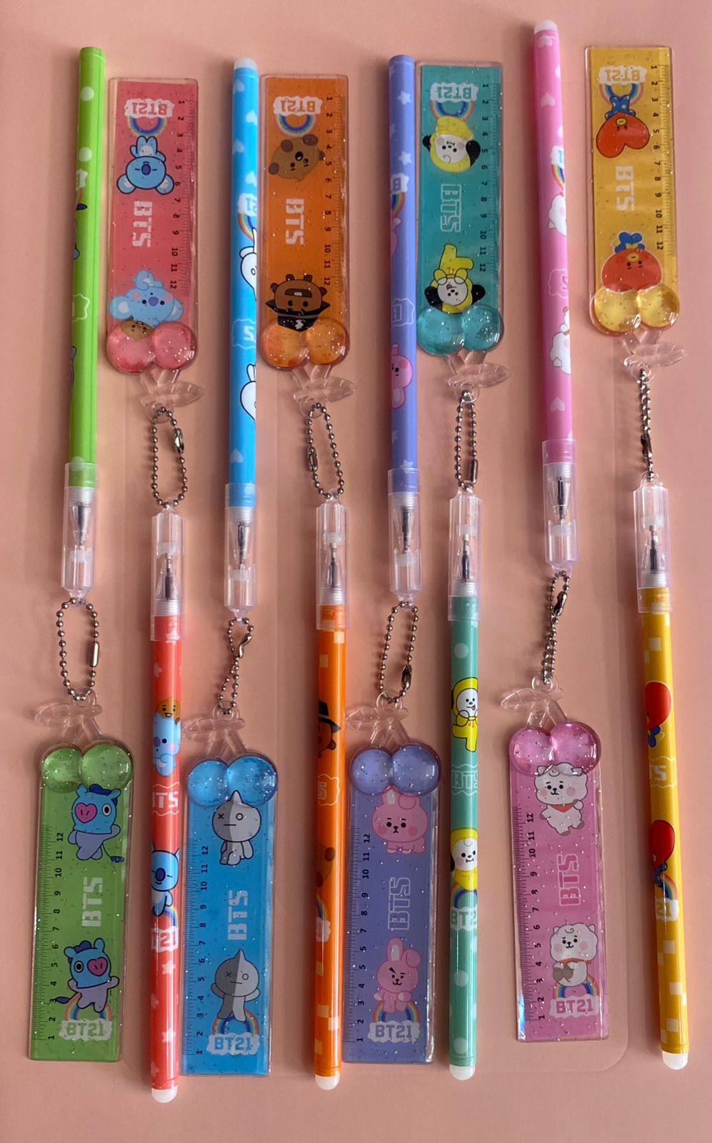 DOCENA DE LAPICEROS BTS EN CAJITA TRANSPARENTE