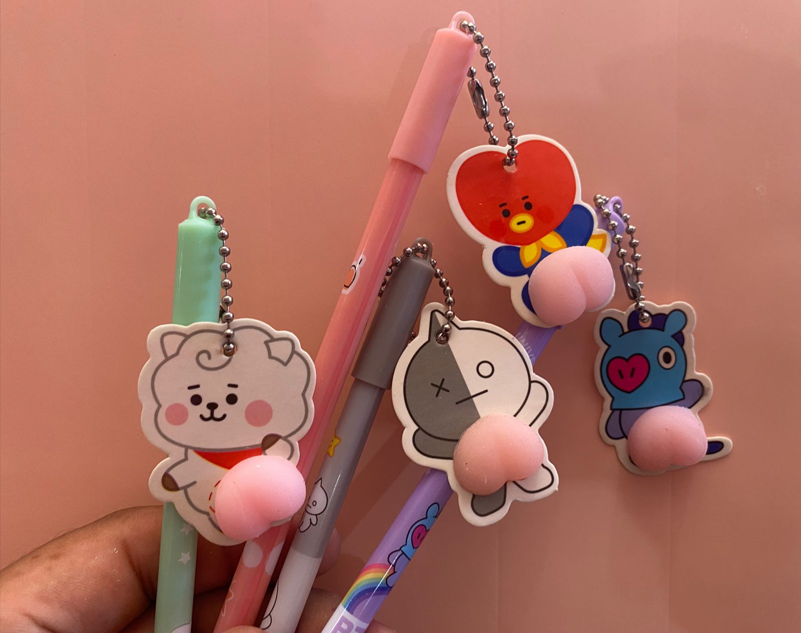 DOCENA DE LAPICEROS BTS EN CAJITA TRANSPARENTE