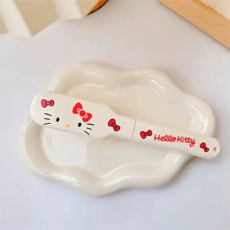 PAQ 6 DE PEINES DE BOLSILLO HELLO KITTY Y KUROMI MOD#PEI( 3 MORADO KUROMI) 6