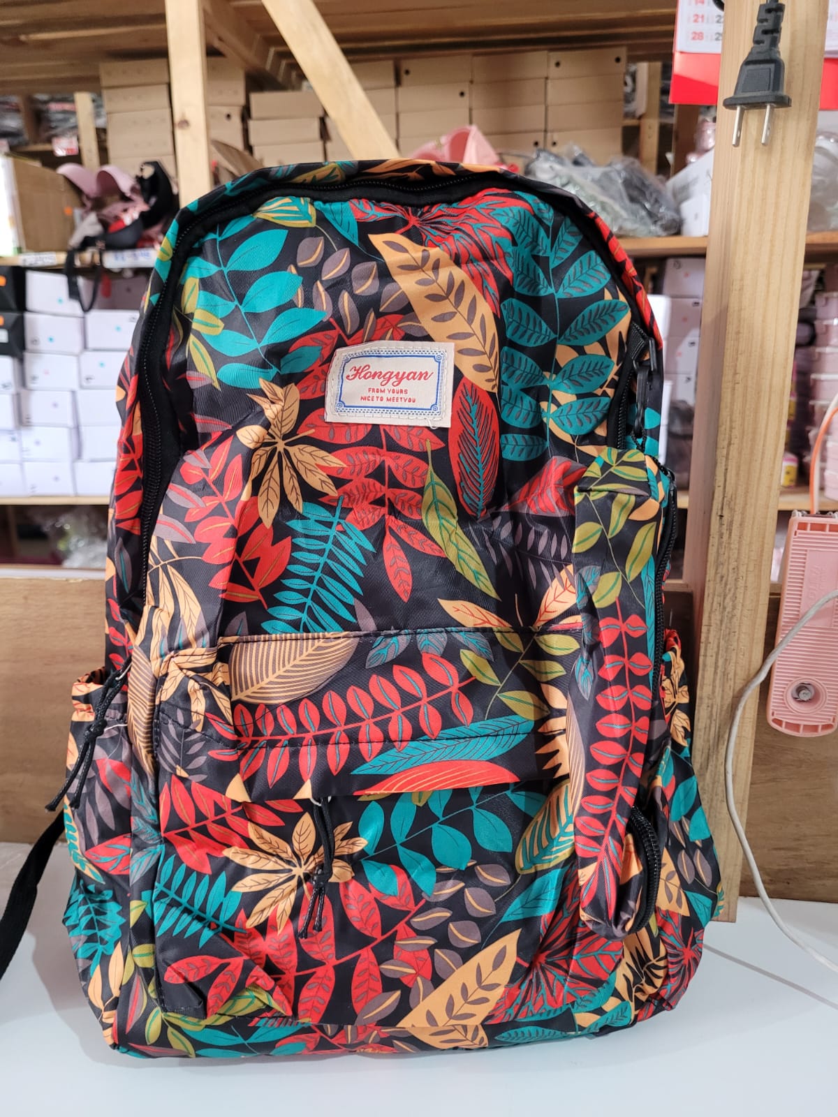 DÚO MOCHILA JUVENIL ESTAMPADA + LAPICERA MODELO 333
