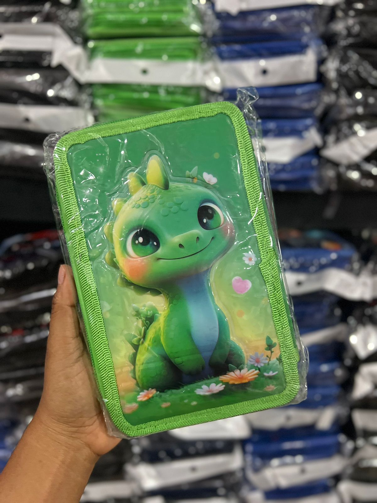 LAPICERA DOBLE CIERRE DISEÑO NIÑA Y NIÑO CON ÚTILES INCLUIDOS DISEÑOS AL AZAR REINGRESO