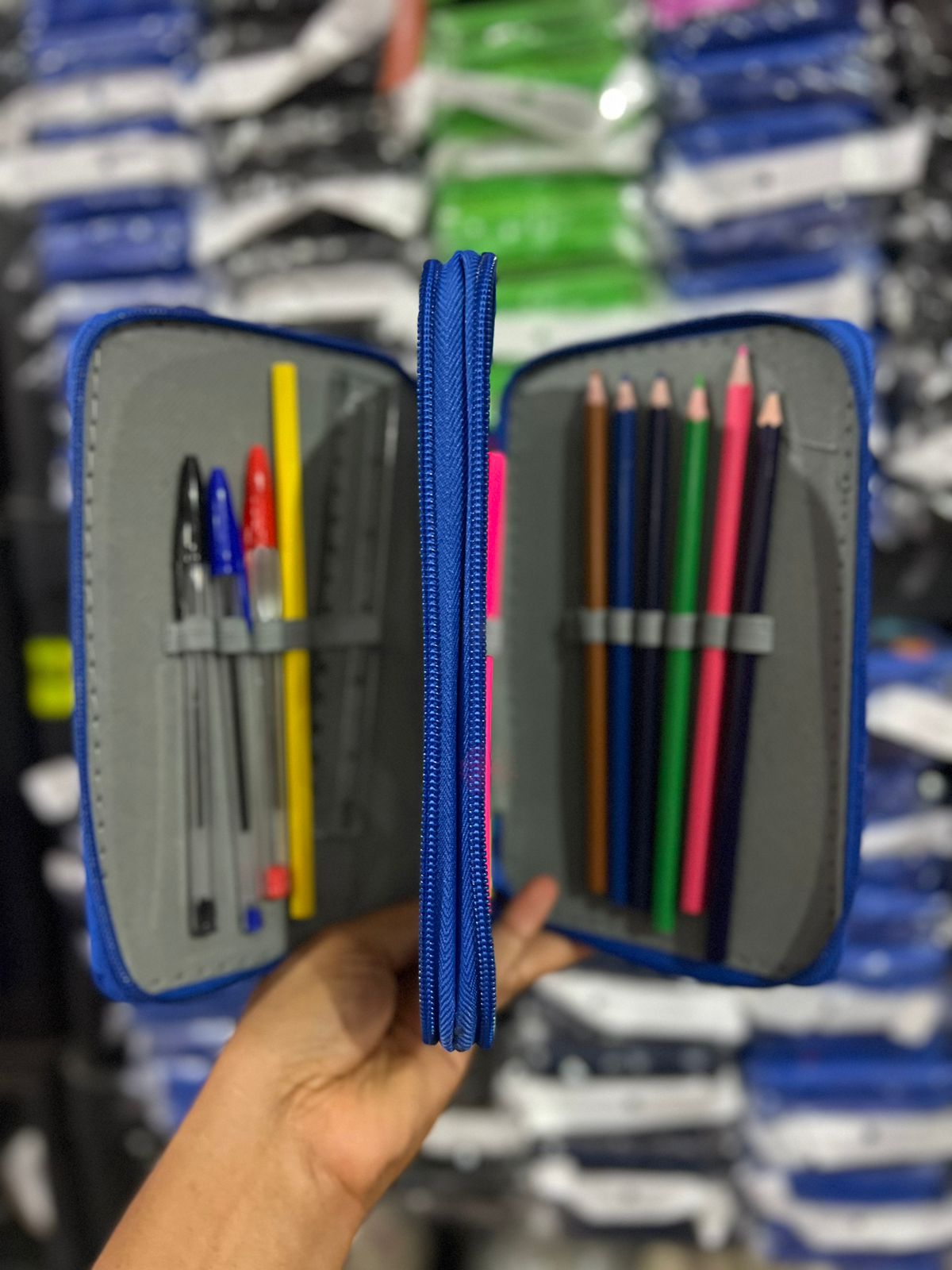 LAPICERA DOBLE CIERRE DISEÑO NIÑA Y NIÑO CON ÚTILES INCLUIDOS DISEÑOS AL AZAR REINGRESO