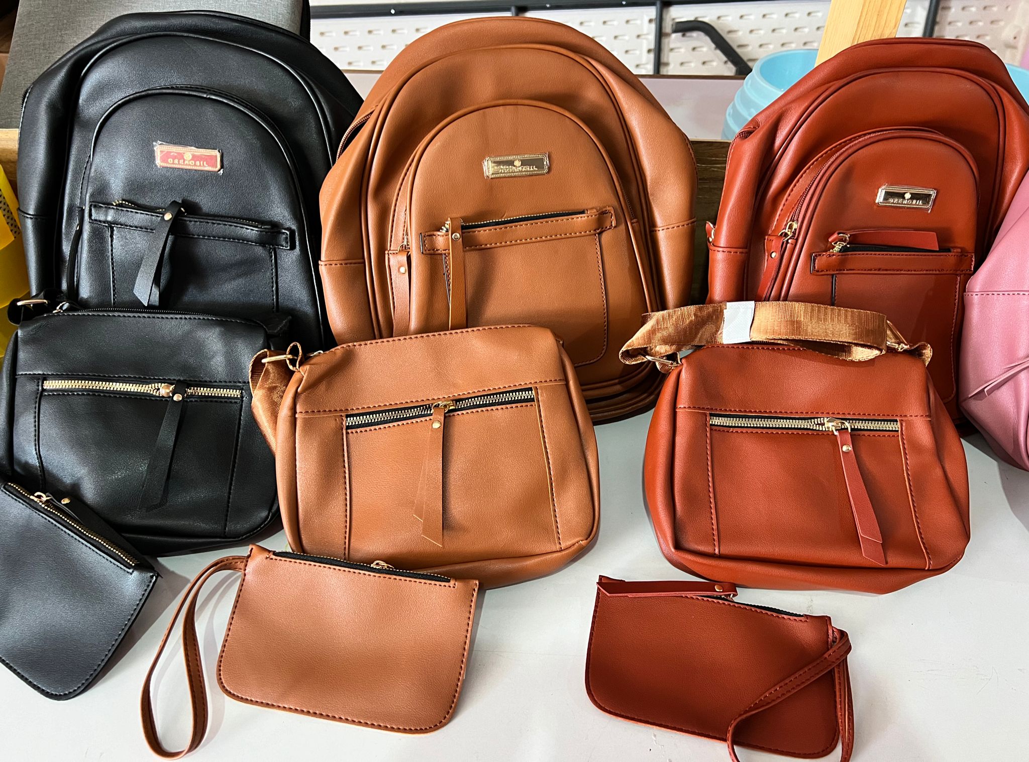 🎒💐 COMBO GRENOBIL MOCHILA + MARICONERA + MONEDERO MOD A83