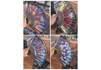 DOCENA DE ABANICOS NEGROS ESTAMPADO FLORES Y LENTEJUELAS(REINGRESO)