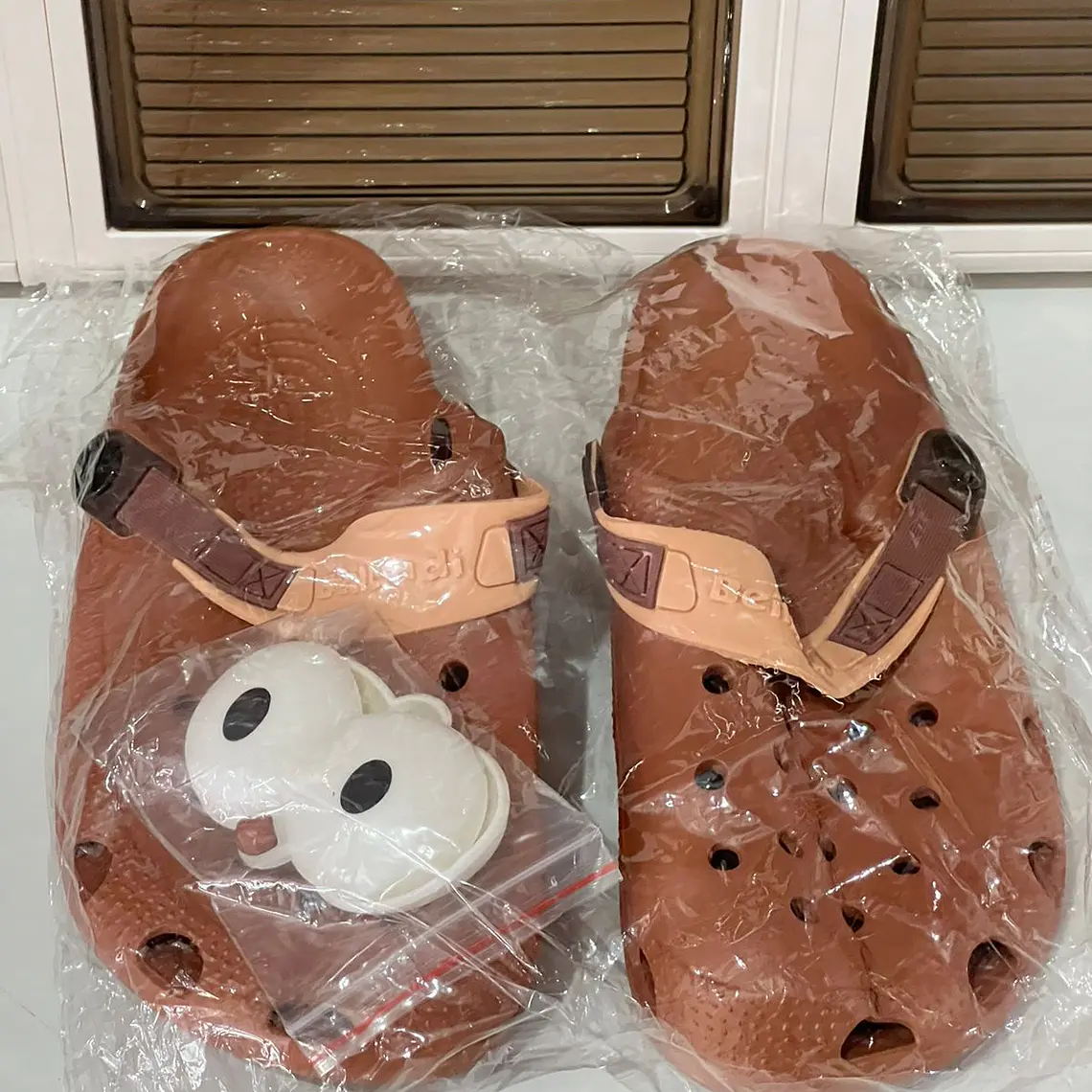 CROCS CON OJITOS 3D MODELO# 2196  4