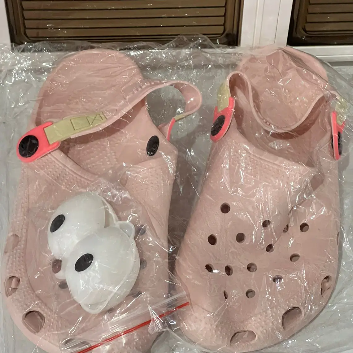  CROCS CON OJITOS 3D MODELO# 2196  5