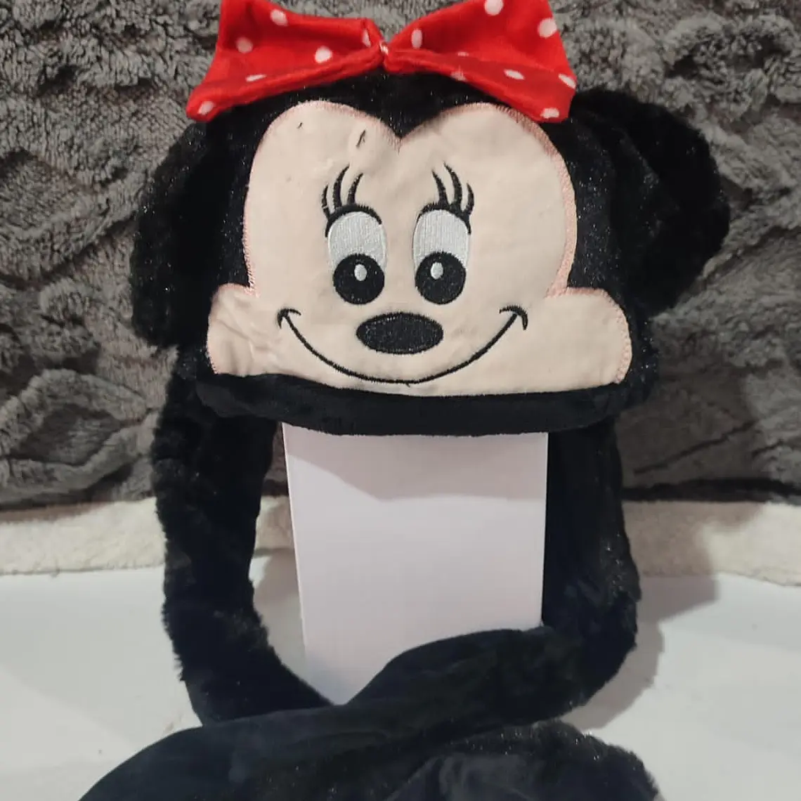 GORRO DE PELUCHE CON  OREJITAS MOVIBLES Y LUZ LED MOD#6601 (LOS TONOS Y EL DISEÑO PUEDEN VARIAR) 10