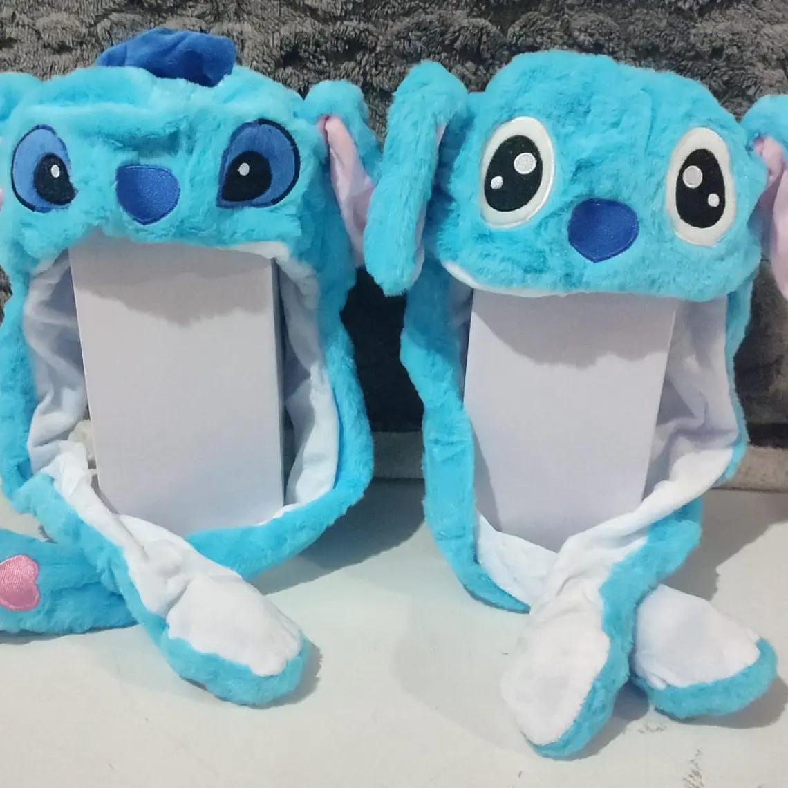 GORRO DE PELUCHE CON  OREJITAS MOVIBLES Y LUZ LED MOD#6601 (LOS TONOS Y EL DISEÑO PUEDEN VARIAR) 18