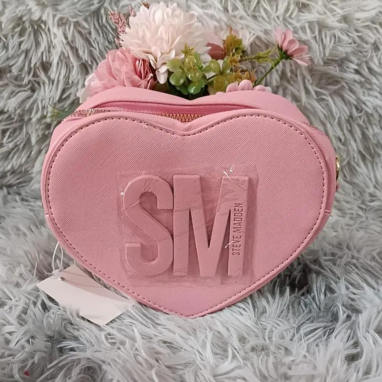 CROSS BODY IMITACIÓN STEVEMADDEN EN FORMA DE CORAZÓN MOD# LSM-05 1