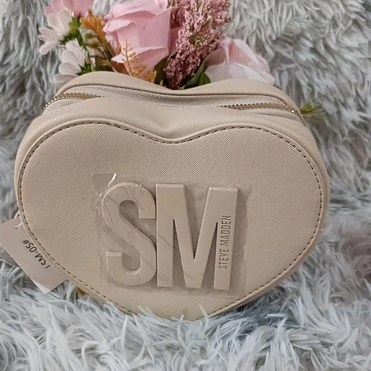 CROSS BODY IMITACIÓN STEVEMADDEN EN FORMA DE CORAZÓN MOD# LSM-05 7