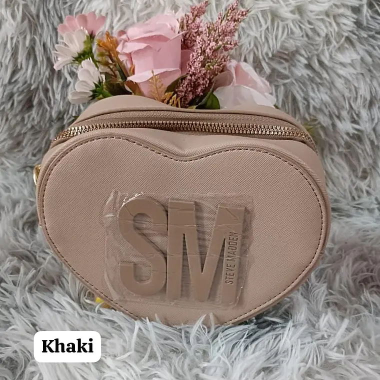 CROSS BODY IMITACIÓN STEVEMADDEN EN FORMA DE CORAZÓN MOD# LSM-05 11