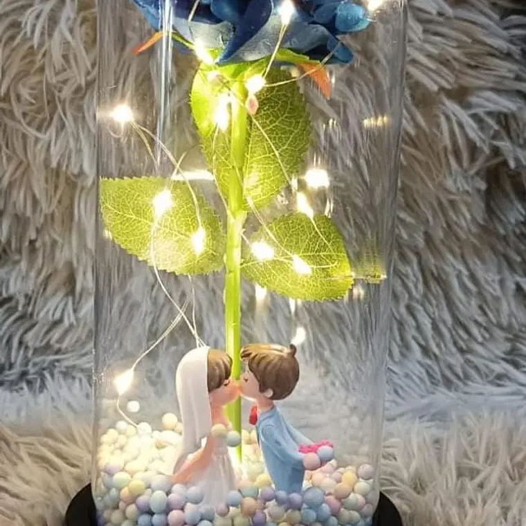 ROSA ETERNA GRANDE CON PAREJAS DE PORCELANA Y LUZ LED CÁLIDA MOD# YK149 REINGRESO 3