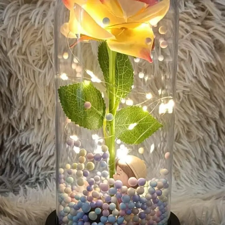 ROSA ETERNA GRANDE CON PAREJAS DE PORCELANA Y LUZ LED CÁLIDA MOD# YK149 REINGRESO 4
