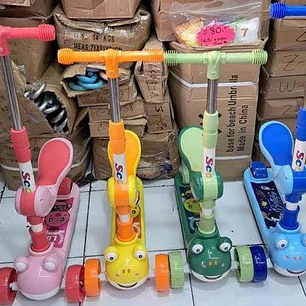 SCOOTER RANITA SONIDO Y LUZ LED MOD# 611-1