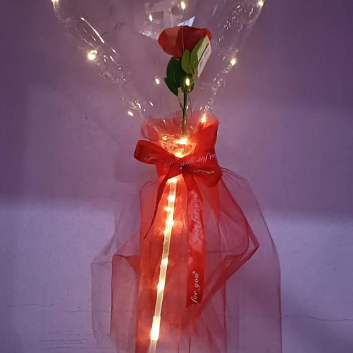 🌹 *GLOBO EN FORMA DE CORAZON CON ROSA Y LUZ LED MOD# FL203*🩷 5