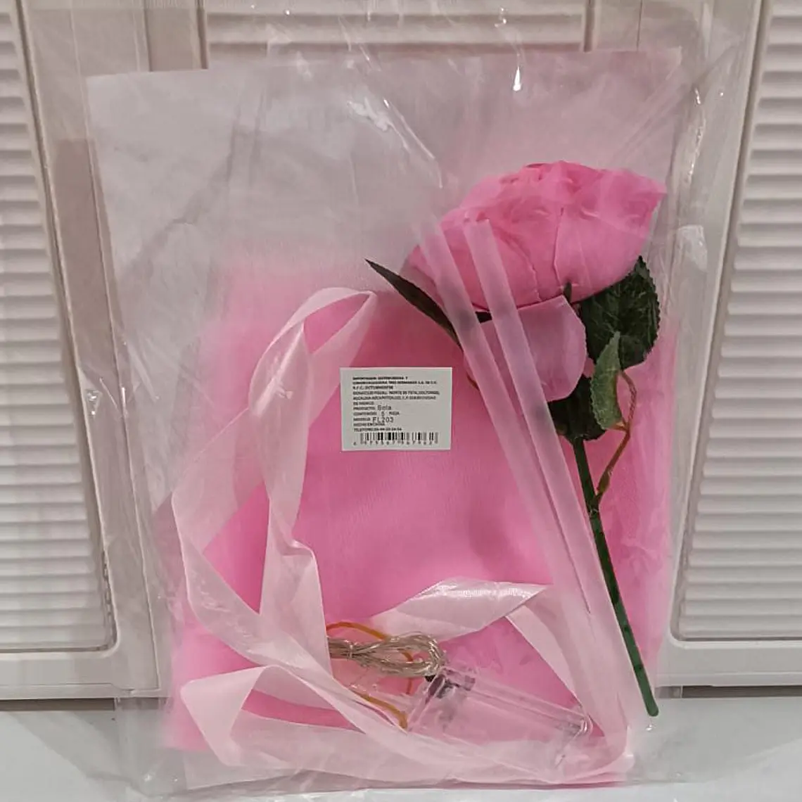 🌹 *GLOBO EN FORMA DE CORAZON CON ROSA Y LUZ LED MOD# FL203*🩷 6