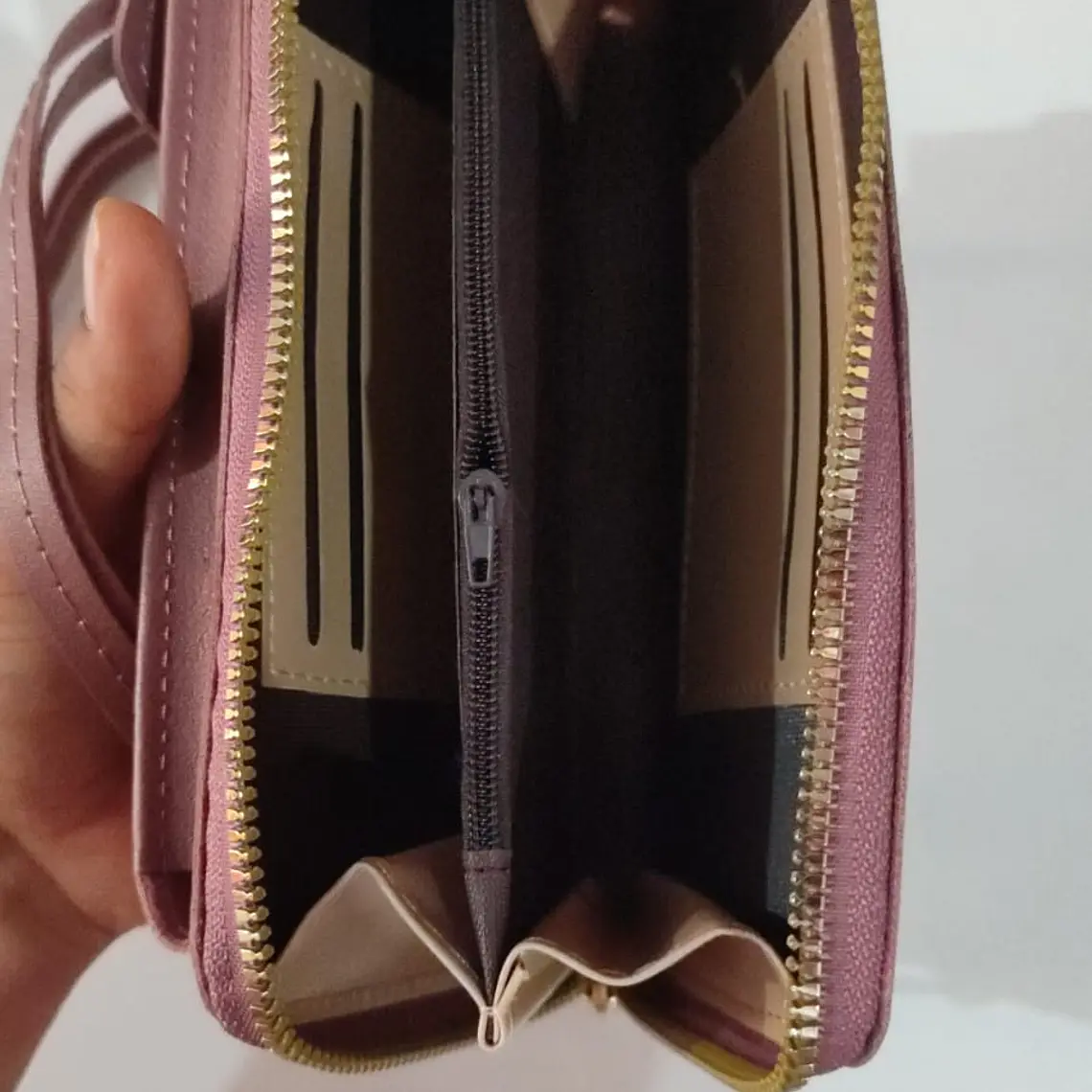 CARTERA PORTA CELULAR MOD# 612 4