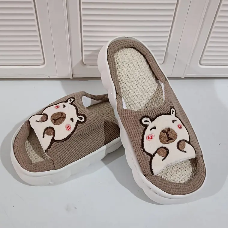 PANTUFLAS DISEÑO CAPIBARA MOD# 206 5