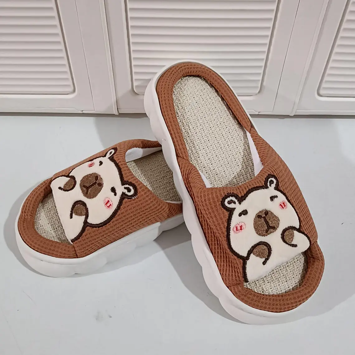 PANTUFLAS DISEÑO CAPIBARA MOD# 206 6