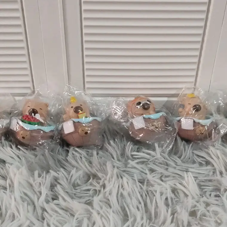 HUEVO DISEÑO CAPYBARA/ CAJITA SORPRESA MOD# KPBL006-1 2