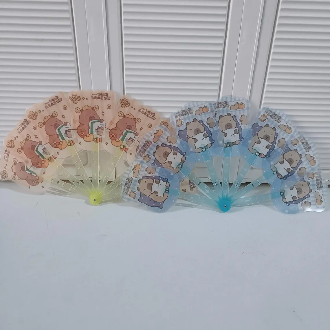 1 ABANICO CON FORMA DE PALETA/ PLEGABLE  CAPIBARA MOD #35B-75 4