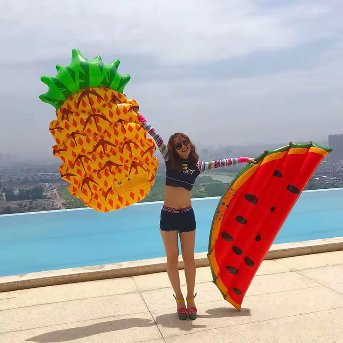 COLCHON INFLABLE FRUTAS GRANDE MOD#  990188 2