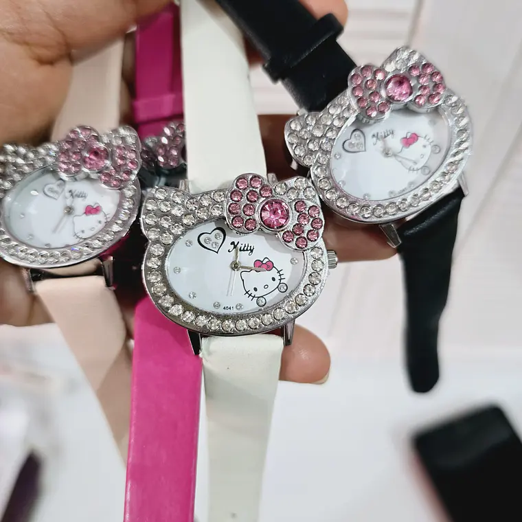 RELOJ PARA DAMA O NIÑA HELLO KITTY 4