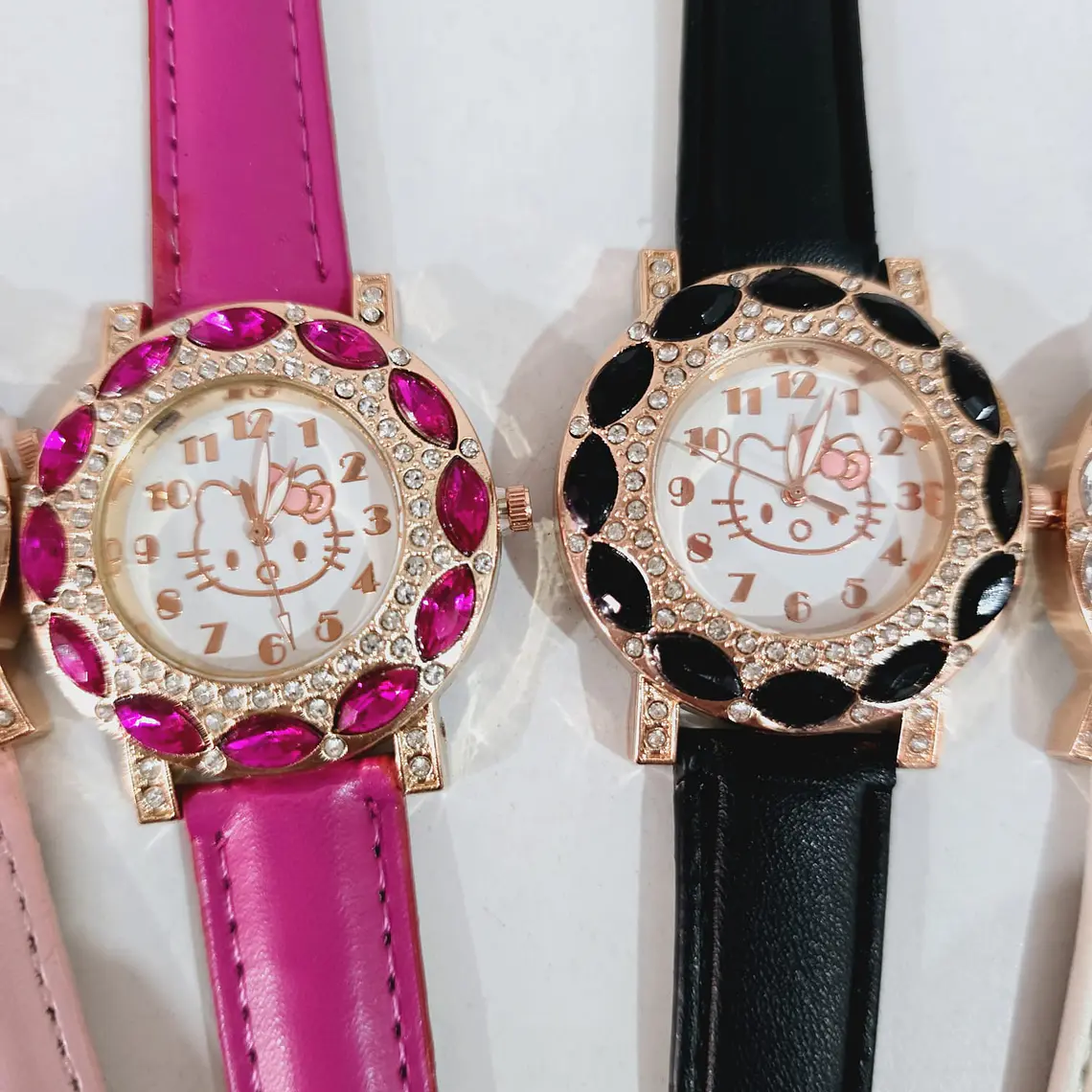 RELOJ PARA DAMA O NIÑA HELLO KITTY 5