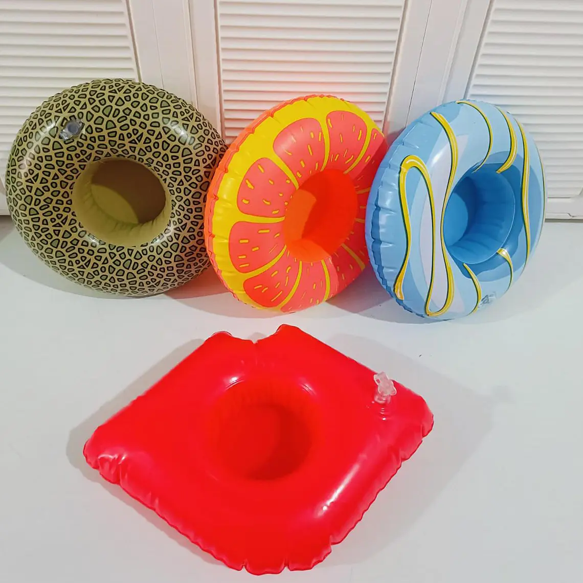 PAQ. DE PORTA VASOS FLOTANTES PARA ALBERCA/JUGUETE INFLABLE 5